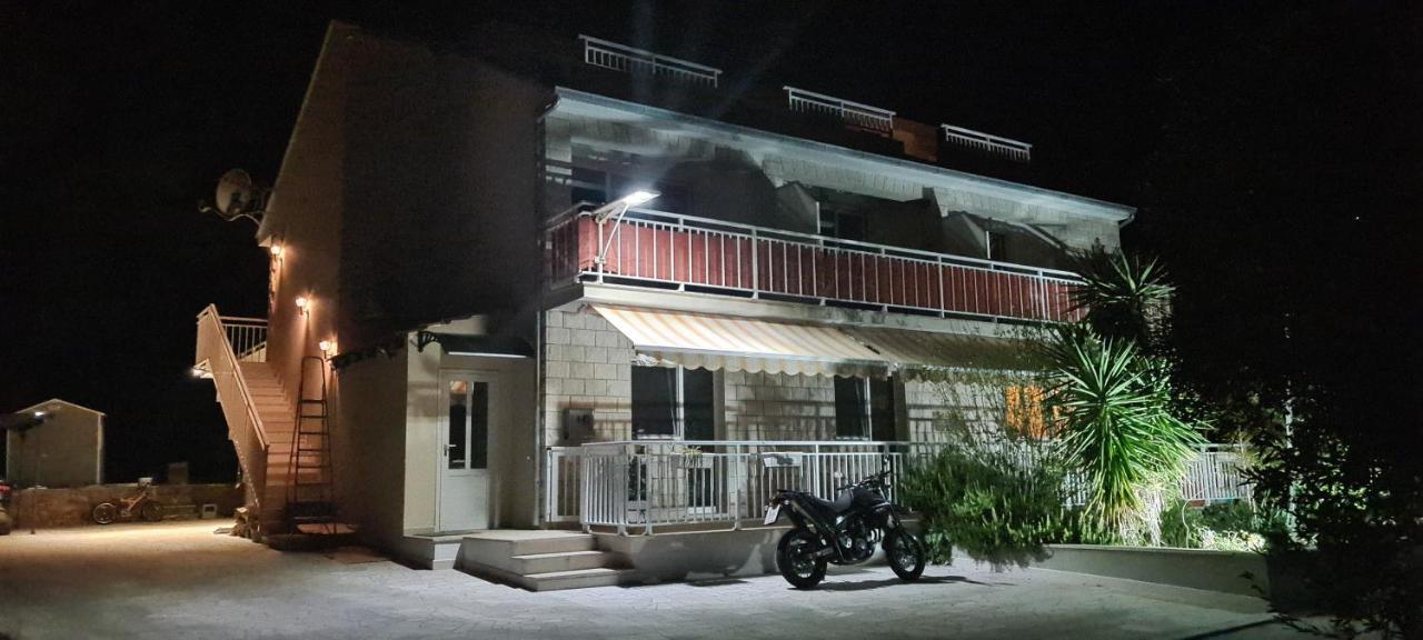 Luxury Apartments Oasis Lumbarda Ngoại thất bức ảnh
