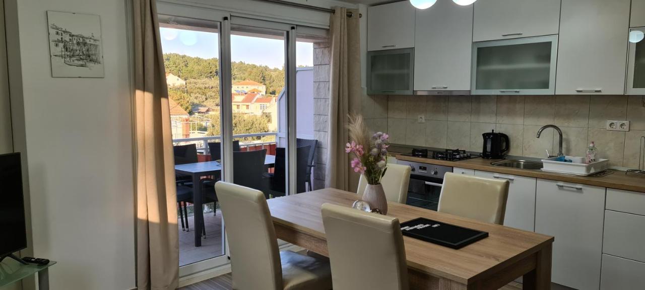 Luxury Apartments Oasis Lumbarda Ngoại thất bức ảnh