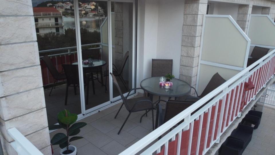 Luxury Apartments Oasis Lumbarda Ngoại thất bức ảnh