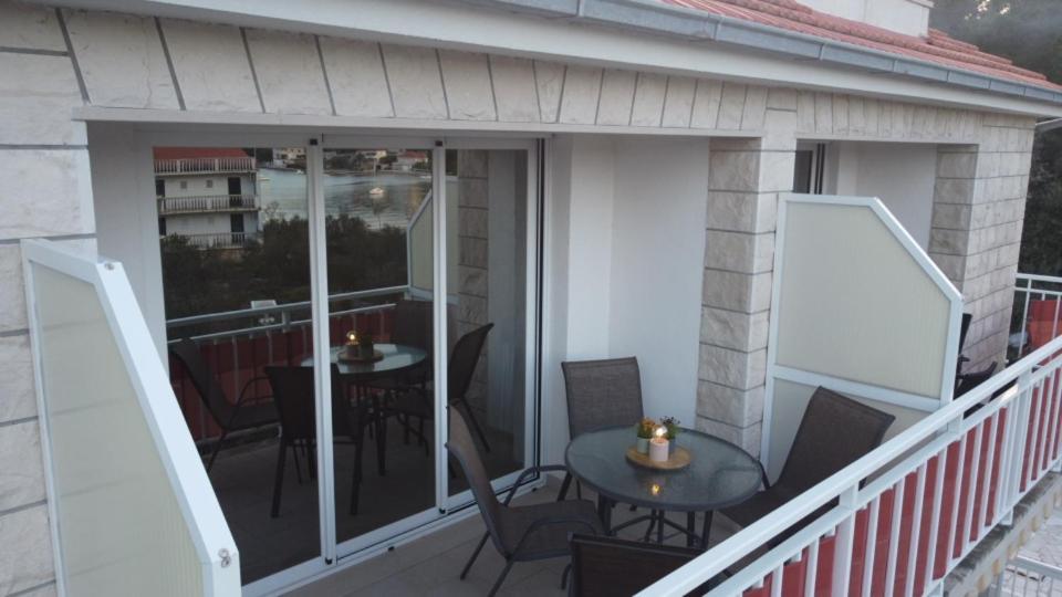Luxury Apartments Oasis Lumbarda Ngoại thất bức ảnh