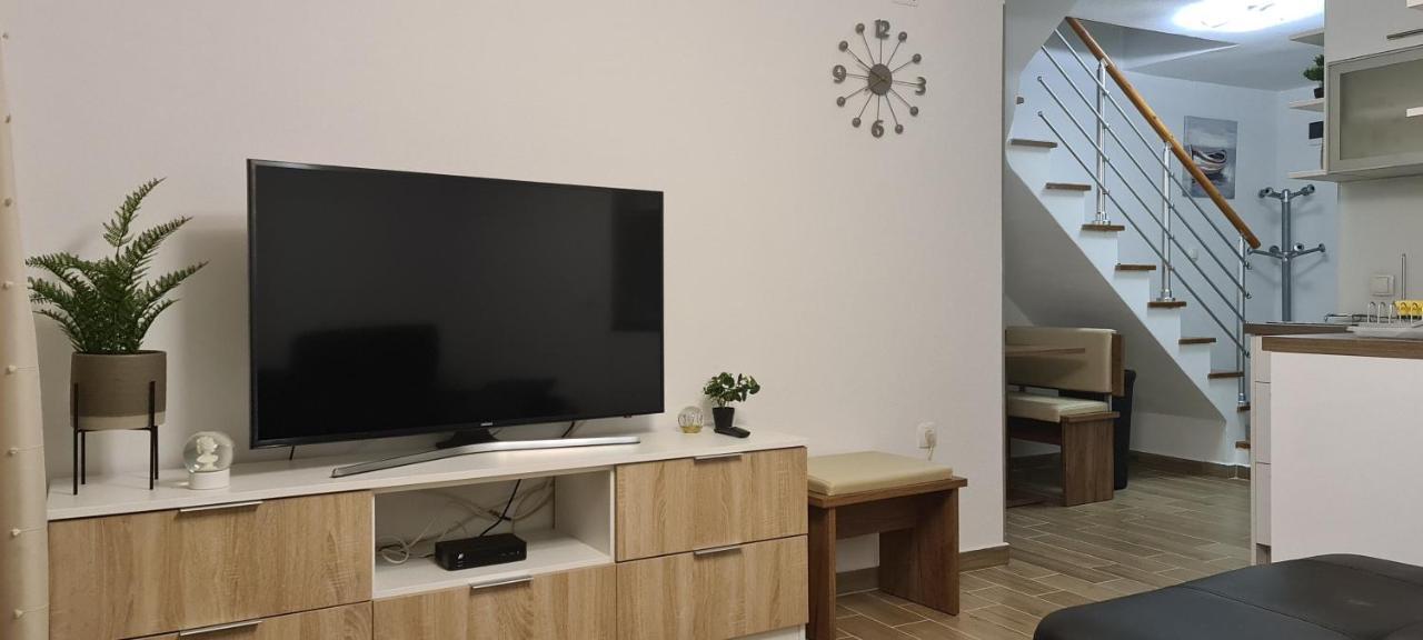 Luxury Apartments Oasis Lumbarda Ngoại thất bức ảnh